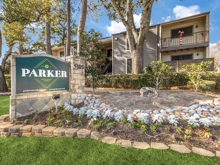 Parker Apts Multifamily Sale 0404 Northmarq
